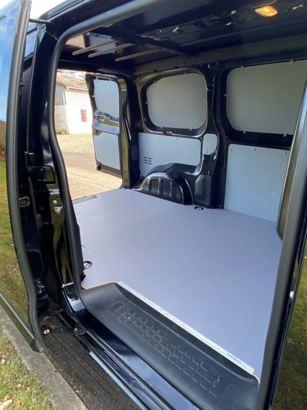 Peugeot Expert 2,0 BlueHDi 122 L2 Premium Van d - Image 17