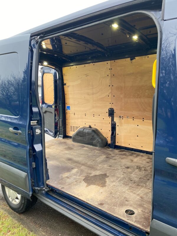 Ford Transit 350 L2 Van 2,0 TDCi 130 Trend H2 FWD - Image 17